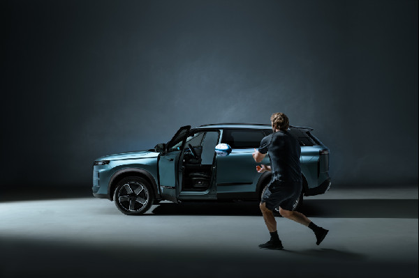 Sports Fans Travel Over 100 Miles for Matches