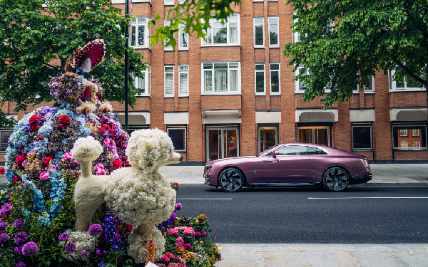 Bespoke Rolls-Royce Spectre Inspired by Velvet Orchid