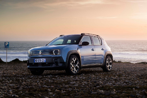 Renault 4 E-Tech Electric Priced from £26,995 OTR