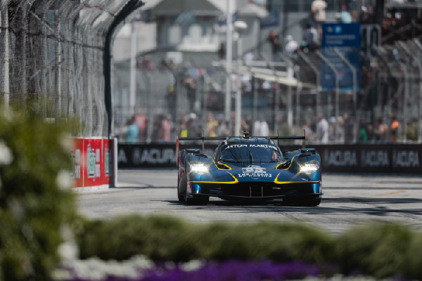 Valkyrie Competes in Detroit Street Race