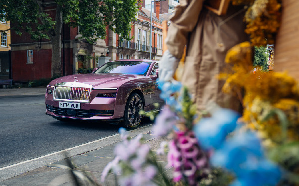 Bespoke Rolls-Royce Spectre Inspired by Velvet Orchid
