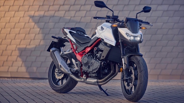 Honda CB750 Hornet bike