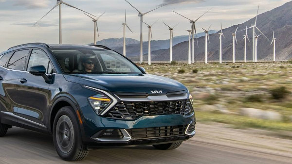 Kia Sportage Hybrid Wins Best Value Award