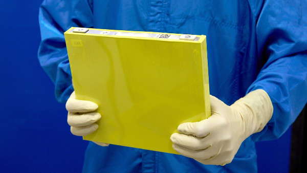 GM and LG Launch LMR Battery Technology