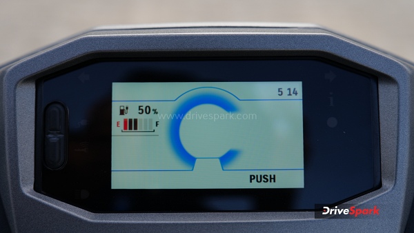 Suzuki e-Access Review display