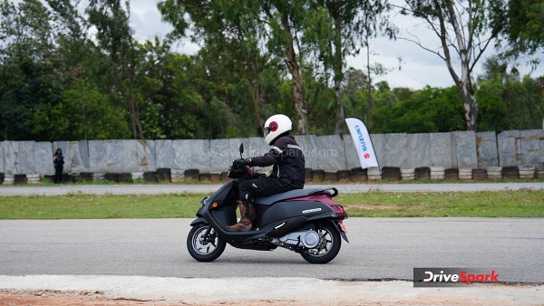 Suzuki e-Access Review side tracking