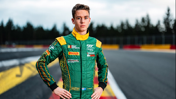 Hartog and Sargent Race at Spa 24