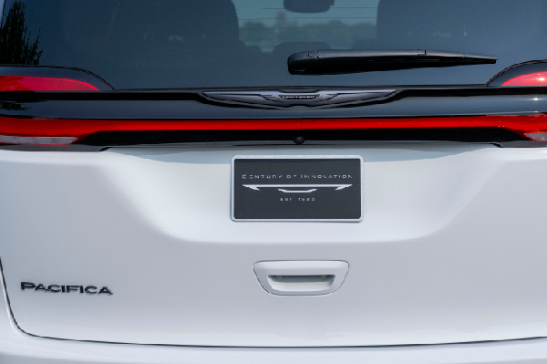 Chrysler Unveils Pacifica for 100th Anniversary