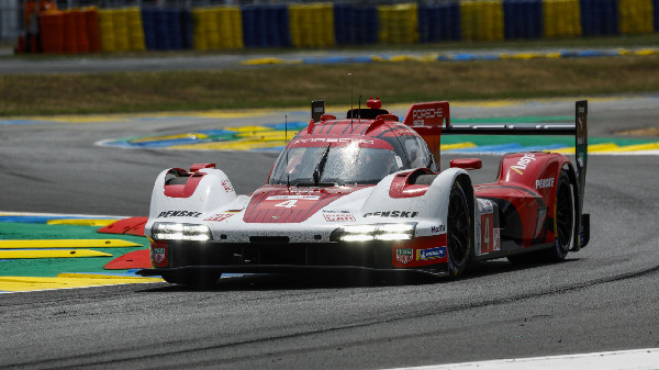 Porsche Competes with Six Cars at Le Mans