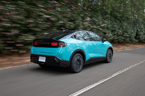 Nissan Launches New Third-Generation LEAF