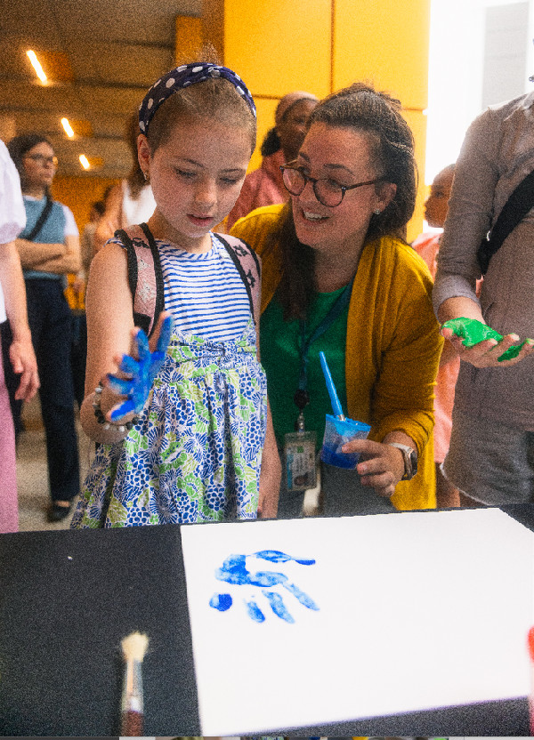 Hyundai Donates $250,000 to Support Art Therapy