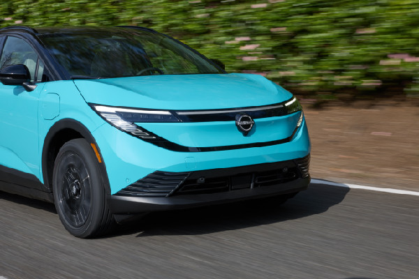 Nissan Launches New Third-Generation LEAF