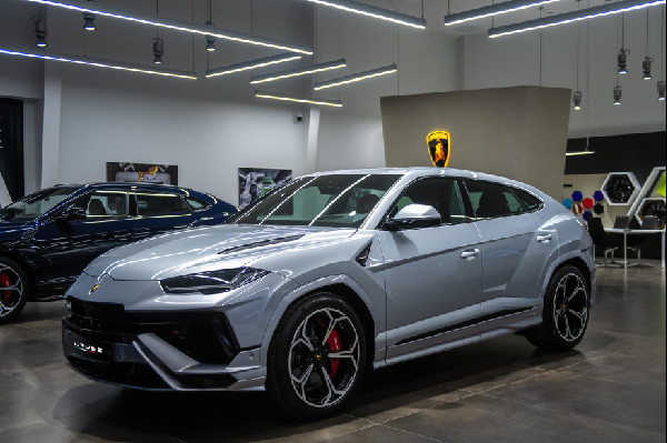 Lamborghini Opens New Showroom in Tbilisi