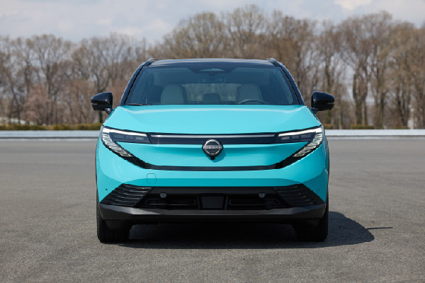 Nissan Launches New Third-Generation LEAF