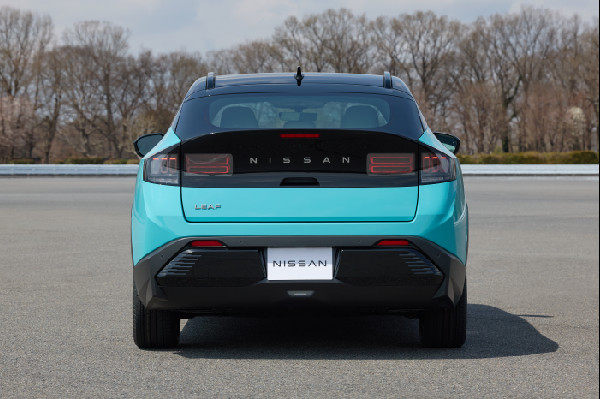 Nissan Launches New Third-Generation LEAF