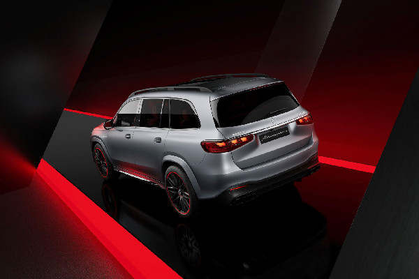 2026 Mercedes-AMG GLS 63 Arctic Silver Edition