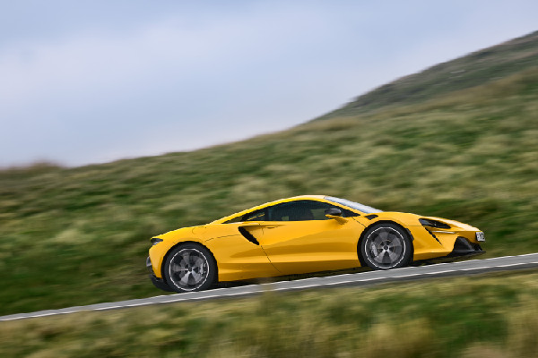 McLaren Artura Crowned Best Driver's Car