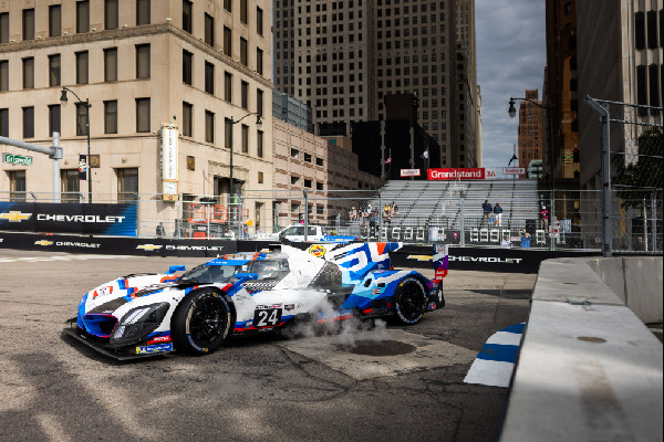BMW M Hybrid V8 Places Fifth in Detroit
