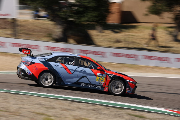 Hyundai Targets Success at Mid-Ohio IMSA Race