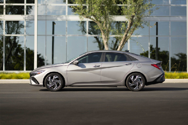 Hyundai Elantra and Sonata Earn Safety Awards