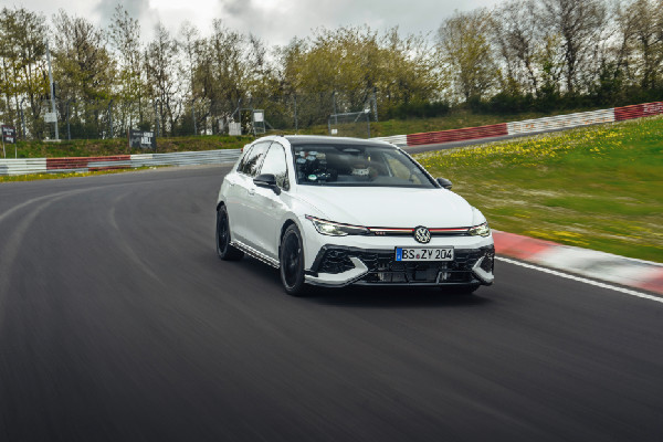 Golf GTI EDITION 50 Sets New Nordschleife Record