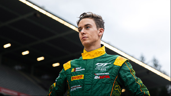 Hartog and Sargent Race at Spa 24