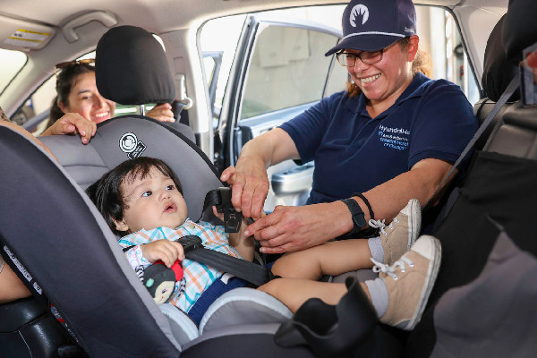 Hyundai Hosts Child Safety Seat Check in Chicago