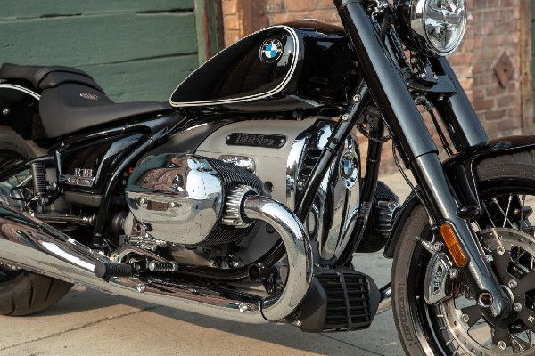 The BMW R 1200 C: A New Era in Cruisers The BMW R 1200 C: A New Era in Cruisers