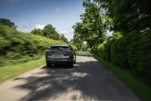 OMODA 9 SHS Now Available for UK Drivers