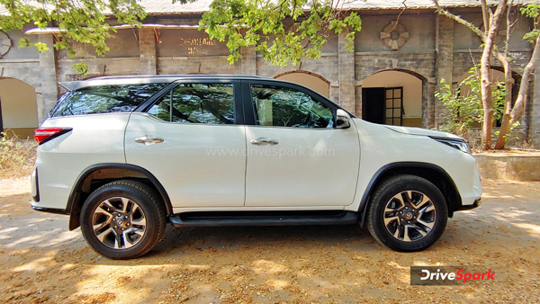 Toyota Fortuner Mild-Hybrid Side