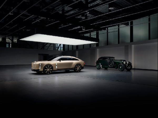 Bentley EXP 15 Redefines Luxury Design