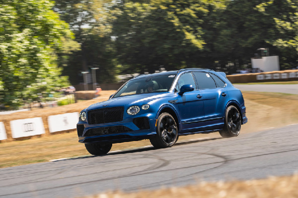 Bentley Bentayga Speed Sets Goodwood Record