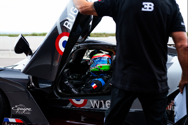 Expert Support for Bugatti Bolide Performance