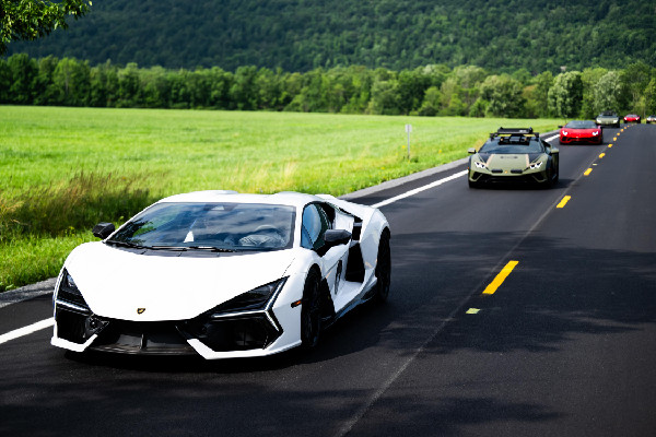 Lamborghini Esperienza Giro USA in New England
