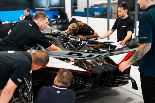 Expert Support for Bugatti Bolide Performance