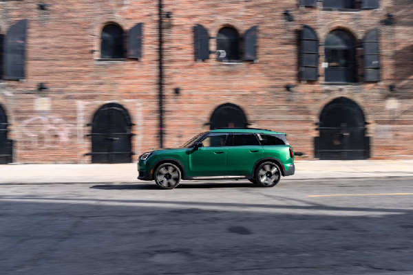 Dynamic MINI Countryman S ALL4 for All Roads
