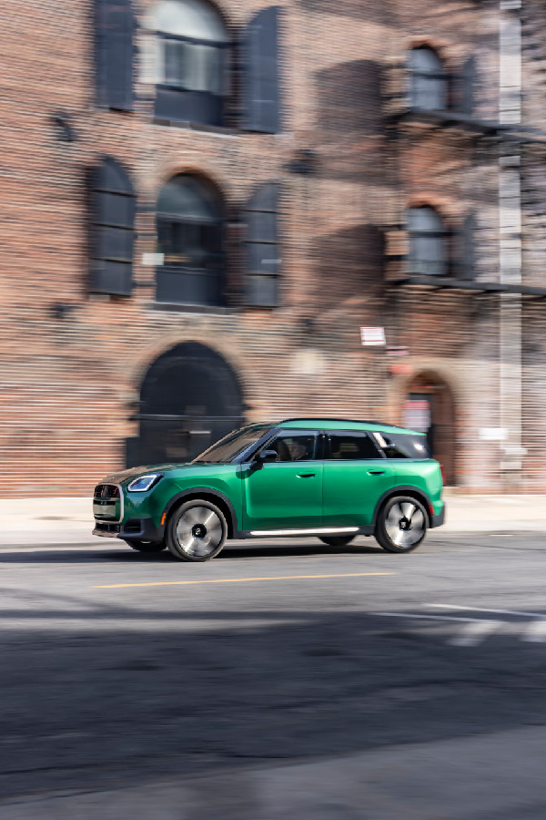 Dynamic MINI Countryman S ALL4 for All Roads