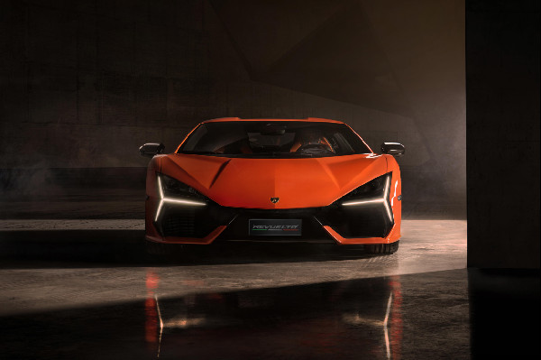 Lamborghini Triumphs at 2025 Red Dot Awards
