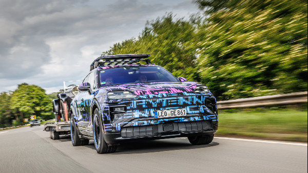 Porsche Cayenne Electric Combines Performance and Usability