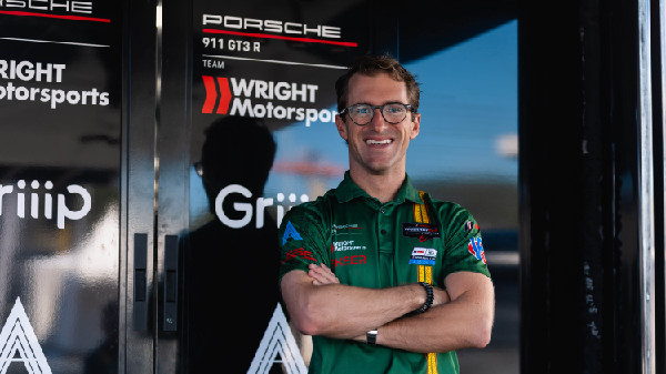 Porsche Teams Compete at Canadian Tire Motorsport Park