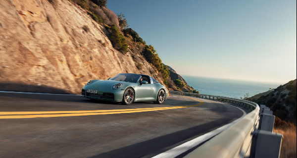 Porsche Unveils New All-Wheel Drive 911 Models