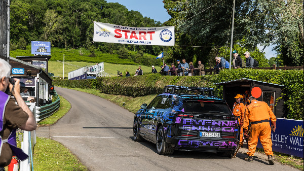 Porsche Cayenne Electric Combines Performance and Usability