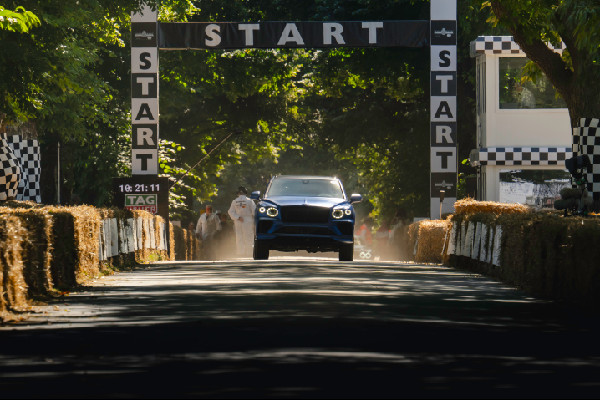 Bentley Bentayga Speed Sets Goodwood Record