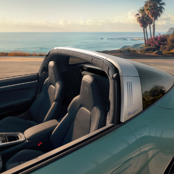 Porsche Unveils New All-Wheel Drive 911 Models