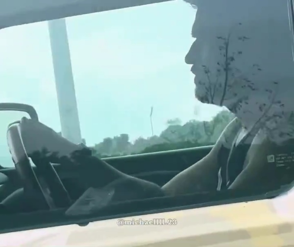 ms dhoni driving hummer h2 ms dhoni driving hummer h2