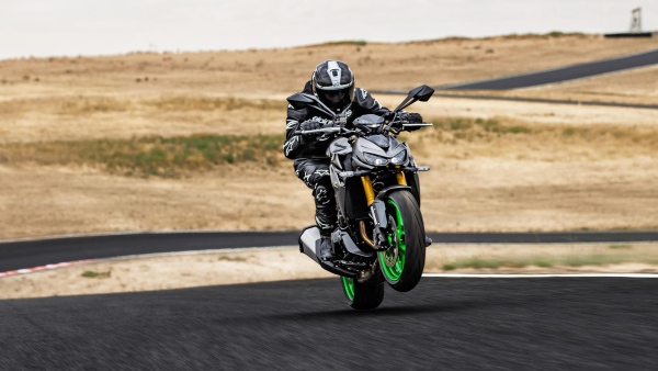Kawasaki Z1100 Revealed With 134hp amp amp Riding Aids