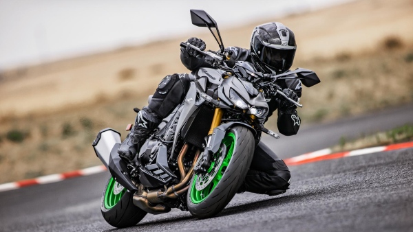 Kawasaki Z1100 Revealed With 134hp amp amp Riding Aids