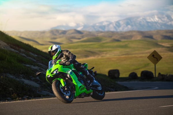 MY 2026 Kawasaki Ninja ZX-6R