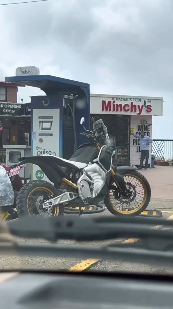 Royal Enfield Himalayan Electric charging