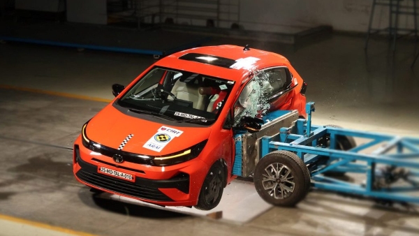 tata altroz facelift side impact test